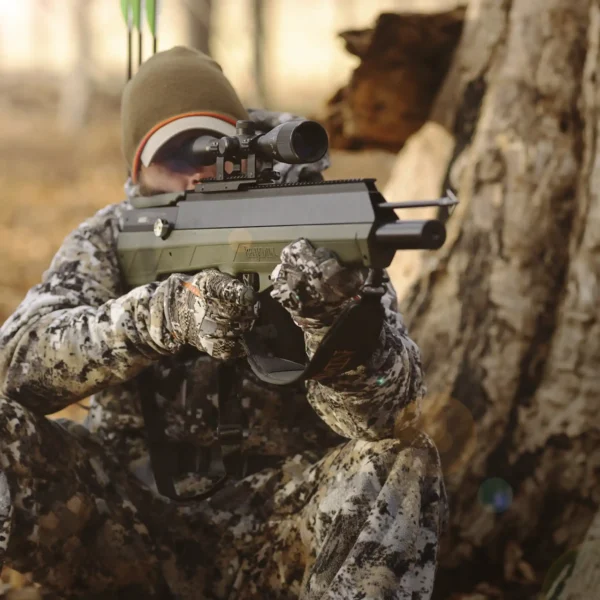 Benjamin Airbow M600 BPABM Outdoor Lifestyle Man Shooting Airbow in the Woods