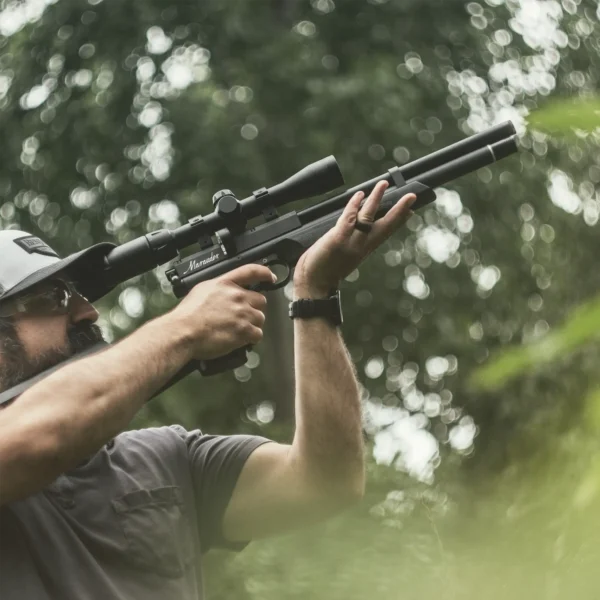 Benjamin Marauder Pistoll Kit .22 Cal BP2220X Outdoor Lifestyle Man Aiming