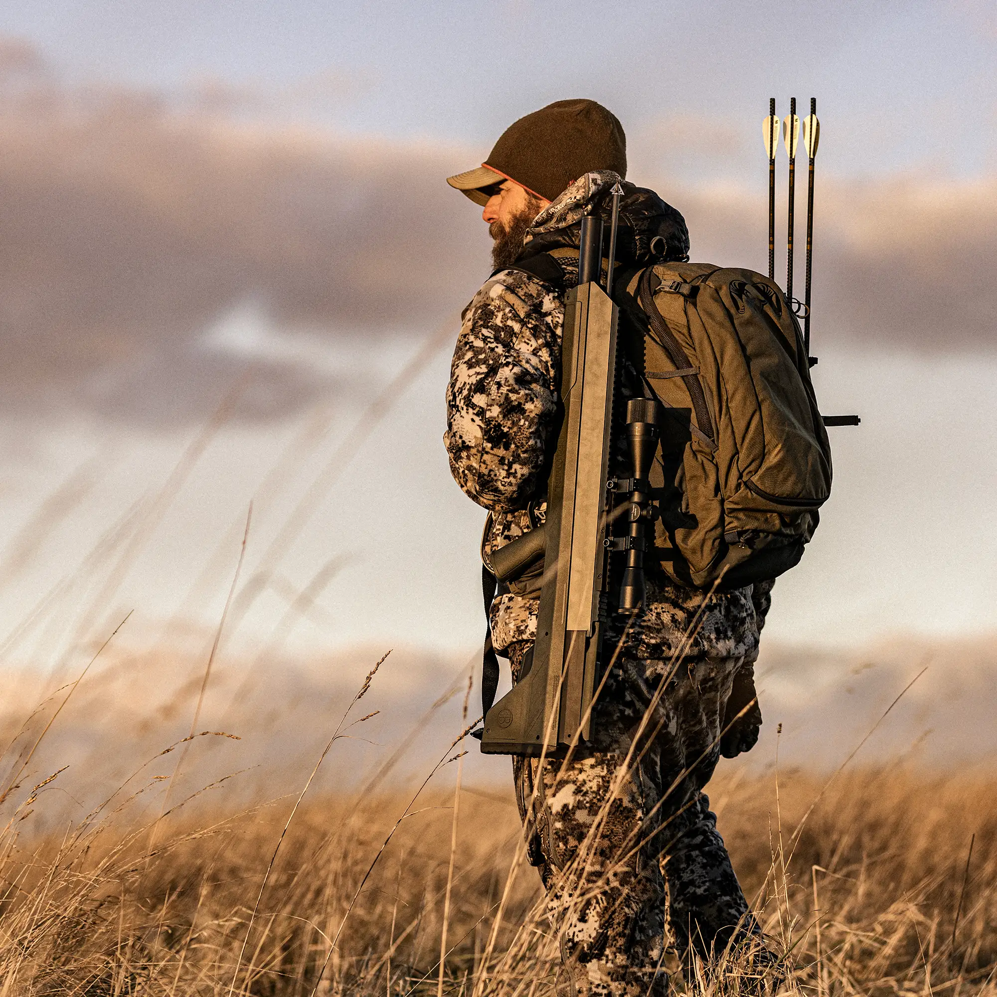 Benjamin Airbow M600 BPABM Outdoor Lifestyle Man in Field with Airbow