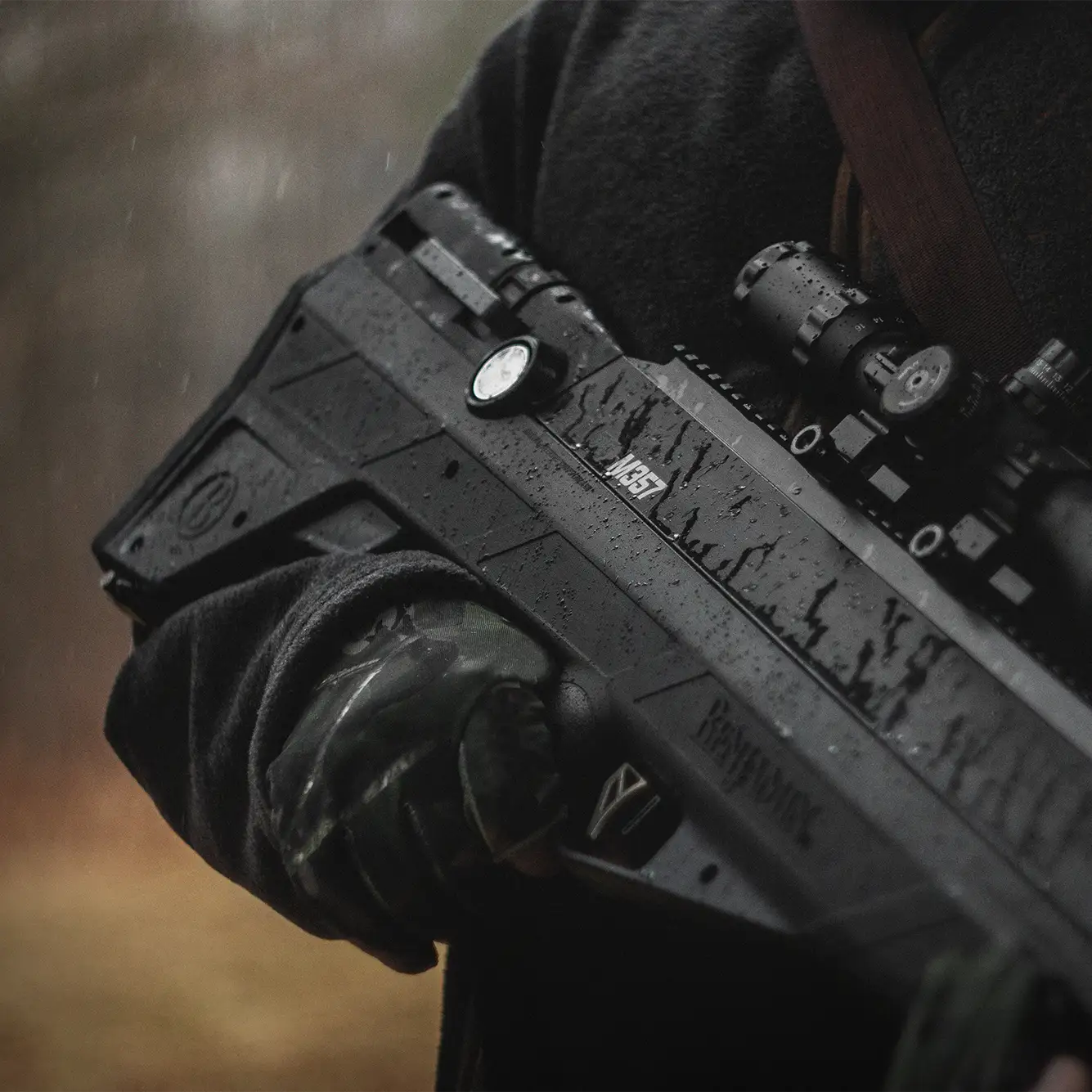 Benjamin Bulldog M357 BPBM3S BPBM3KA Outdoor Lifestyle Man Walking Through Yard Idle